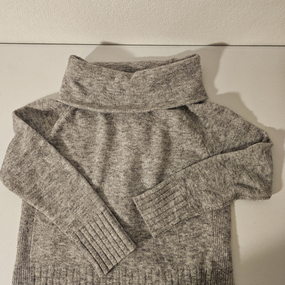 Anthropologie Gray Cowl Neck Knit Pullover Sweater Ribbed Trim / Size S